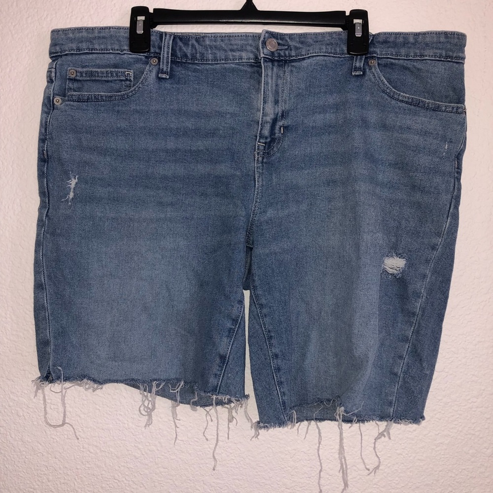 Cutoff denim shorts 🤖